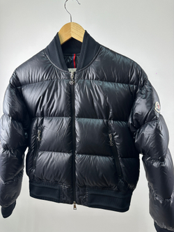Пуховик Moncler