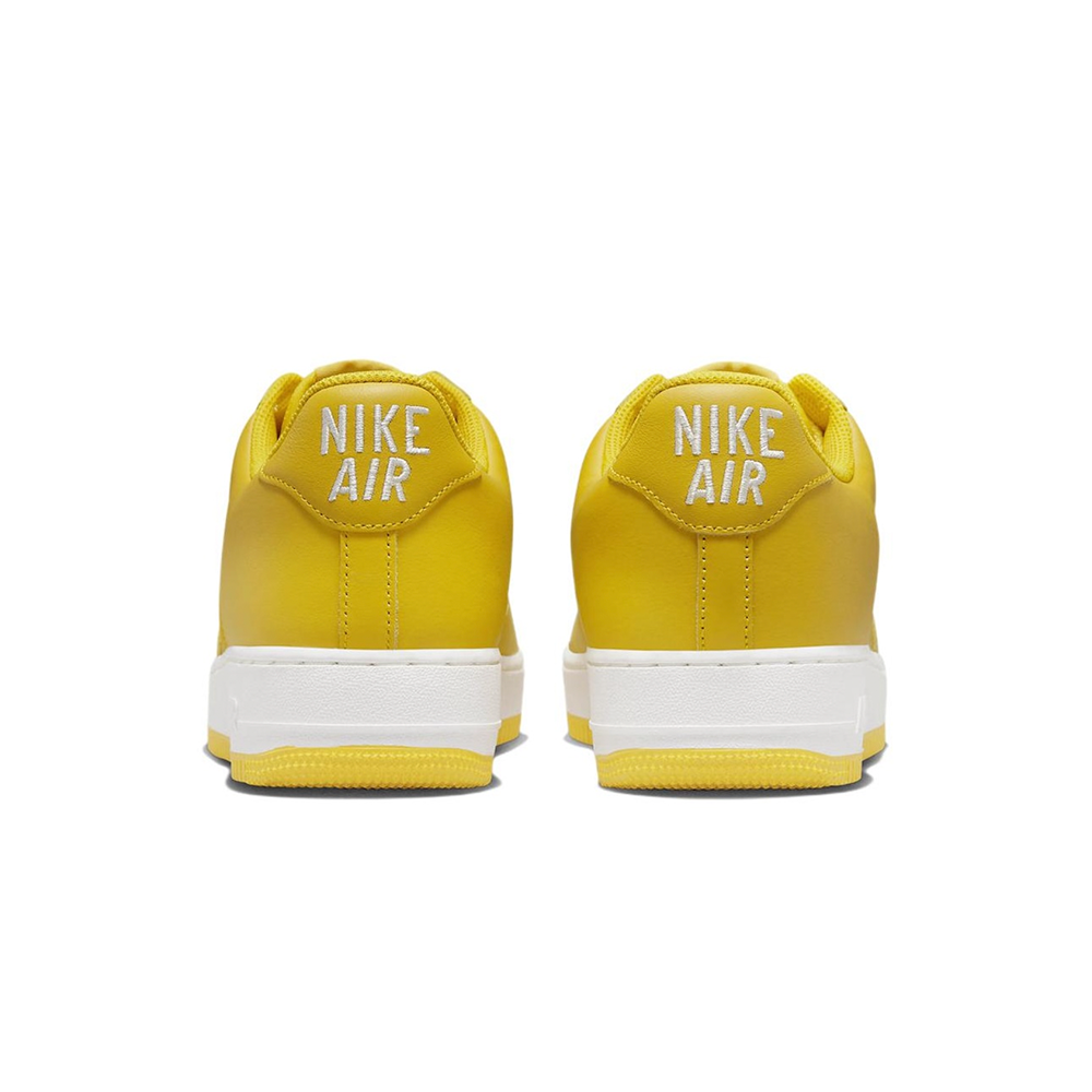 alt="Nike Air Force 1 Low Retro Color of the Month Chocolate шоколадные коричневые кроссовки вид сбоку"