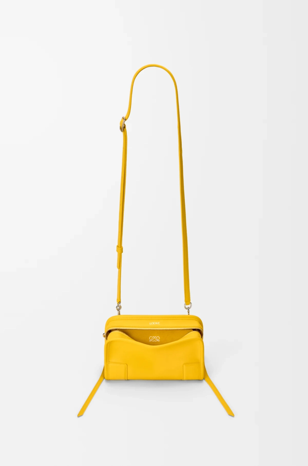 Loewe Мини-сумка Amazona 180 из мягкой телячьей кожи, желтый