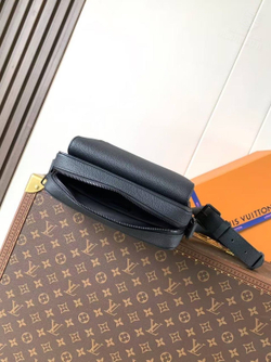 Сумка через плечо Louis Vuitton Boarding
