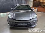 Toyota Camry 2.5 XLE Hybrid — 2025