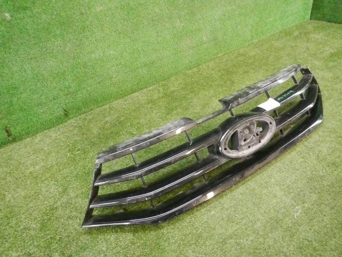 Решетка радиатора Lada Vesta (2015-н.в.)