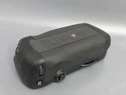 Nikon MB-D14