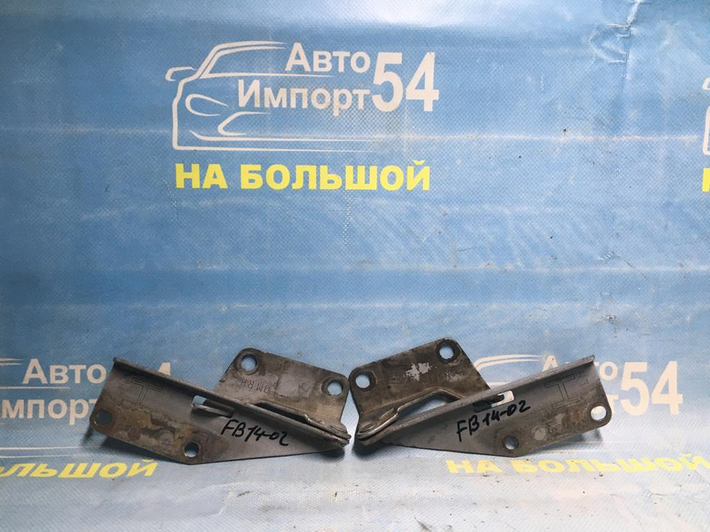 Петля капота левая NISSAN SUNNY 1998