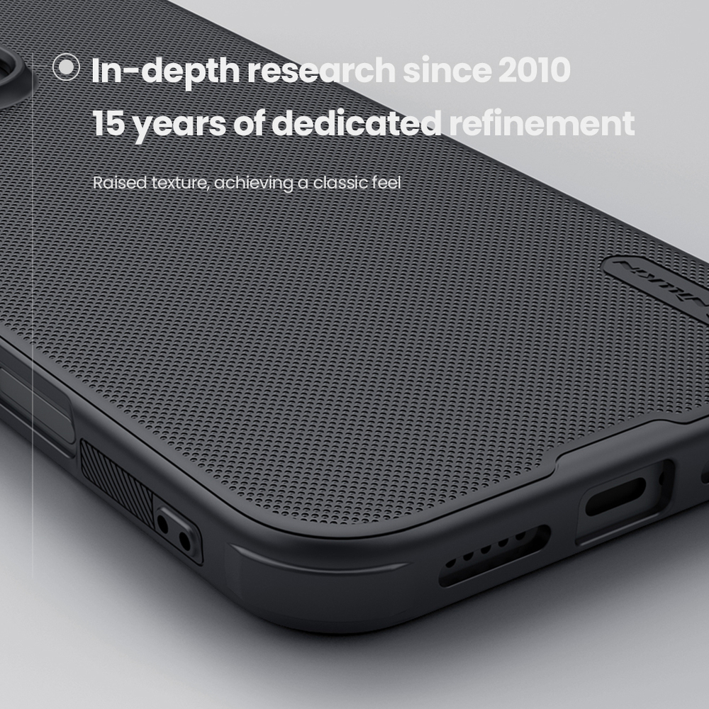 Усиленный чехол черного цвета от Nillkin для смартфона iPhone 16 Pro, серия Super Frosted Shield Pro