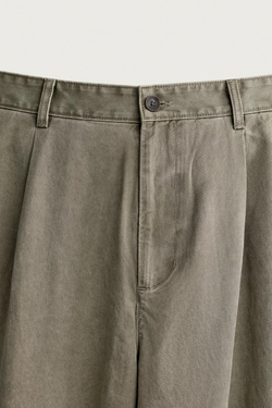 ZARA БРЮКИ ЧИНОС RELAXED FIT СО СКЛАДКАМИ, ЗЕЛЕНЫЙ