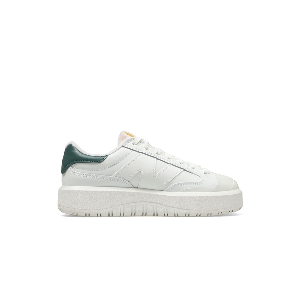 alt="Кроссовки New Balance CT302 White Green арт. CT302LF с увеличенной подошвой и сетчатыми вставками вид спереди"