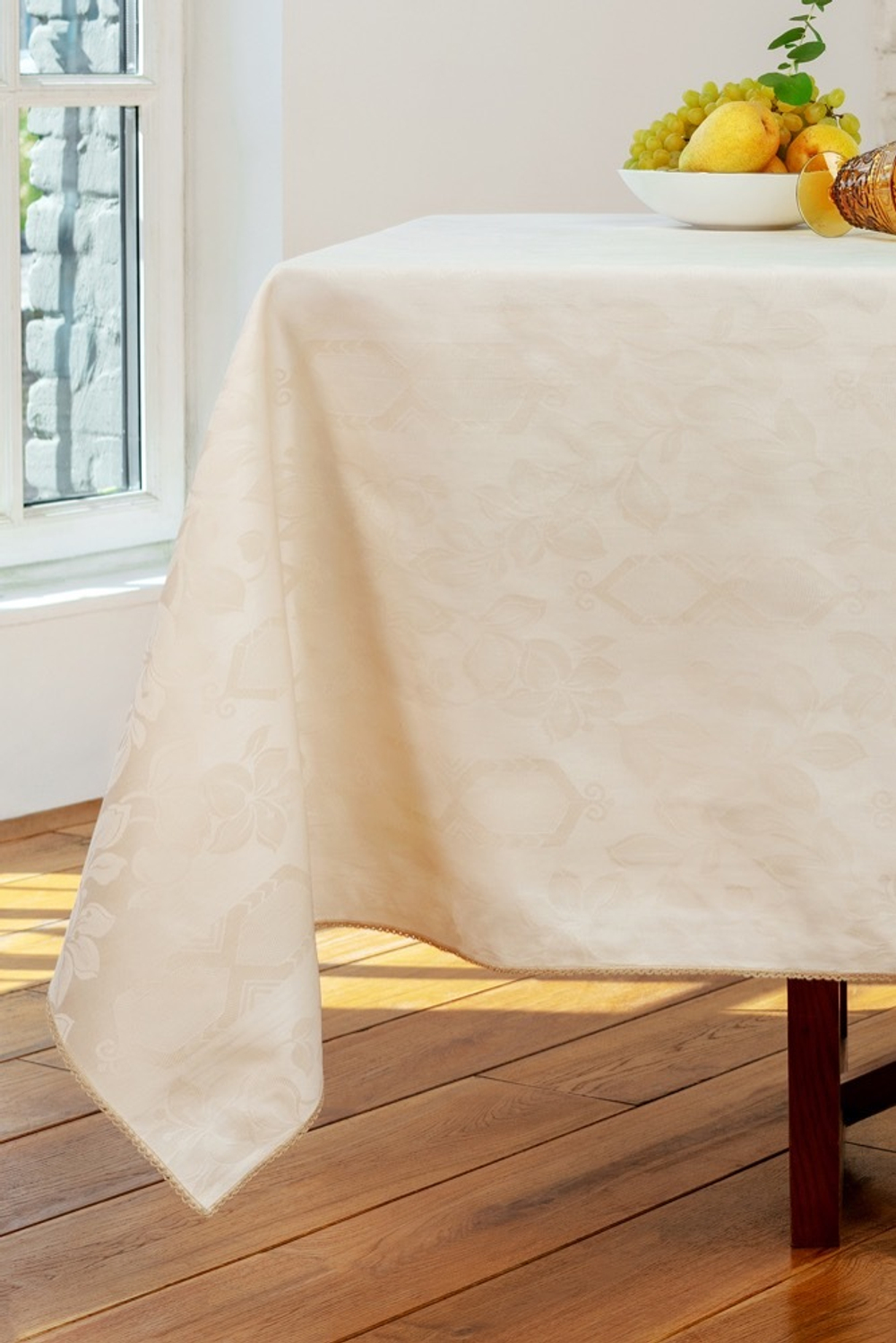 Скатерть овальная 160x400 и 18 салфеток Confestyl Iris Beige