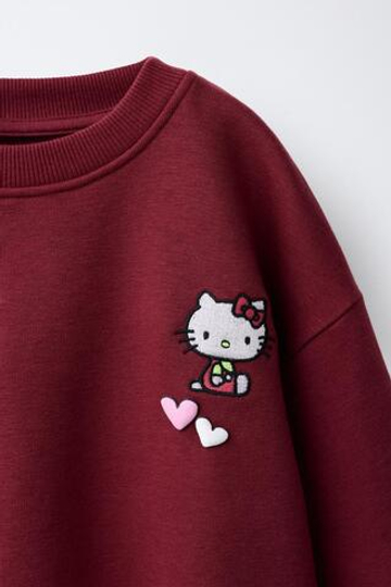 ZARA КОМПЛЕКТ ИЗ ТОЛСТОВКИ И РАСКЛЕШЕННЫХ ЛЕГИНСОВ HELLO KITTY ©, БУРГУНДИ