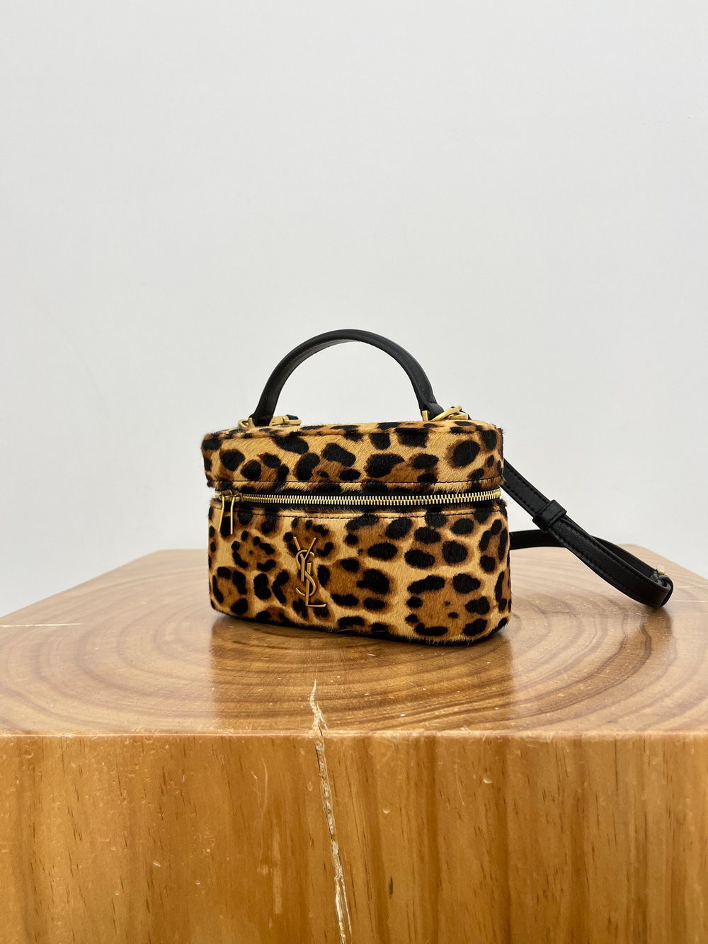 GABY VANITY IN PONY