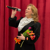 Елена Татьянок — преподаватель вокала. <span>Окончила Российский государственный институт сценических искусств<strong>.<span class="Apple-converted-space"> Л</span></strong></span>ауреат международных и всероссийских конкурсов, ведущая солистка Петербургская оперетта. Преподаёт академический и эстрадный вокал детям и взрослым. Помогает поставить голос, развить слух, расширить диапазон и обрести уверенность на сцене. В работе сочетает вокальную подготовку с элементами актёрского мастерства.