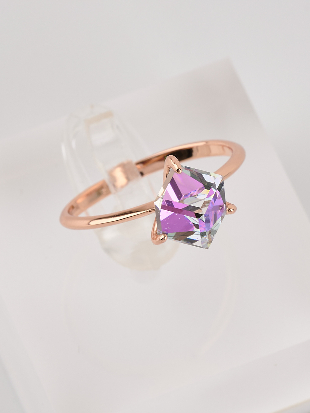 Кольцо Миражи тонкое с сиреневым кристаллом Swarovski