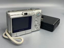 Sony Cyber-shot DSC-W30