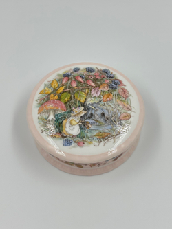 Шкатулка Royal Doulton Autumn из серии Brambly Hedge (Ежевичная поляна)