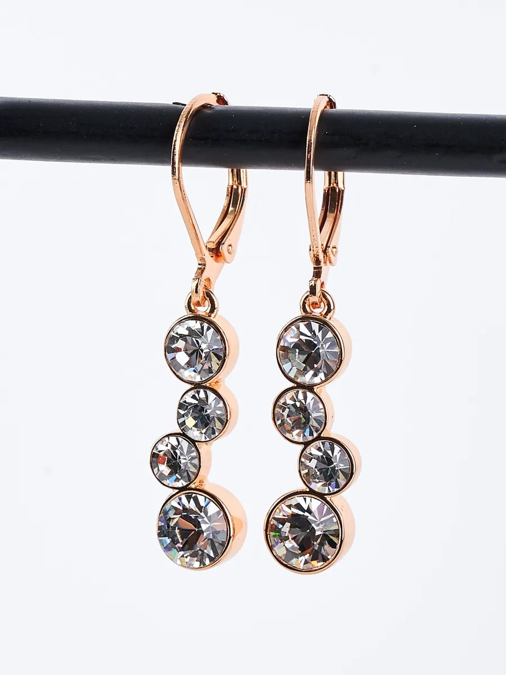 Серьги-подвески Эльза с белыми кристаллами Swarovski