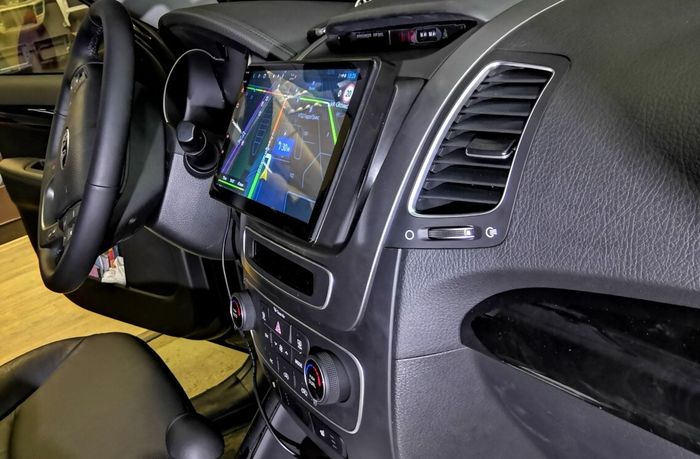 Магнитола для KIA Sorento 2 XM 2012-2020 c экраном климата снизу (рамка-накладка) - Parafar PF224LUX1UHD на Android 13, Быстрая, QLED, CarPlay, 4G SIM-слот