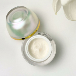 Омолаживающий крем с пептидами и антиоксидантами HITOYURAI + 30 Premium Extract Cream