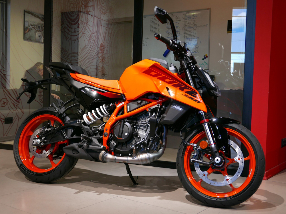 KTM 390 DUKE, 2024