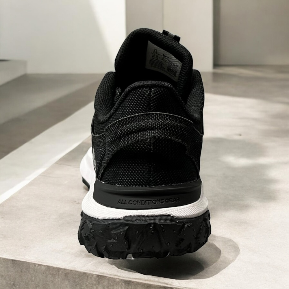 Nike Acg Mountain Fly 2 Low • Black White