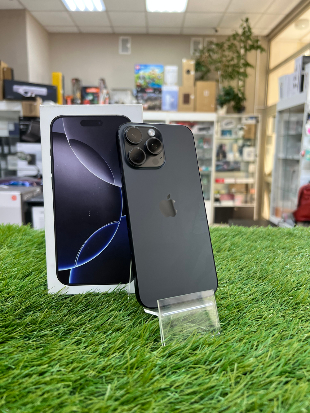 Б/У iPhone 16 Pro Max 256Gb Black Titanium