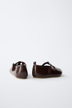 ZARA БАЛЕТКИ BAREFOOT С ЛАКОВЫМ ЭФФЕКТОМ, КОРИЧНЕВЫЙ