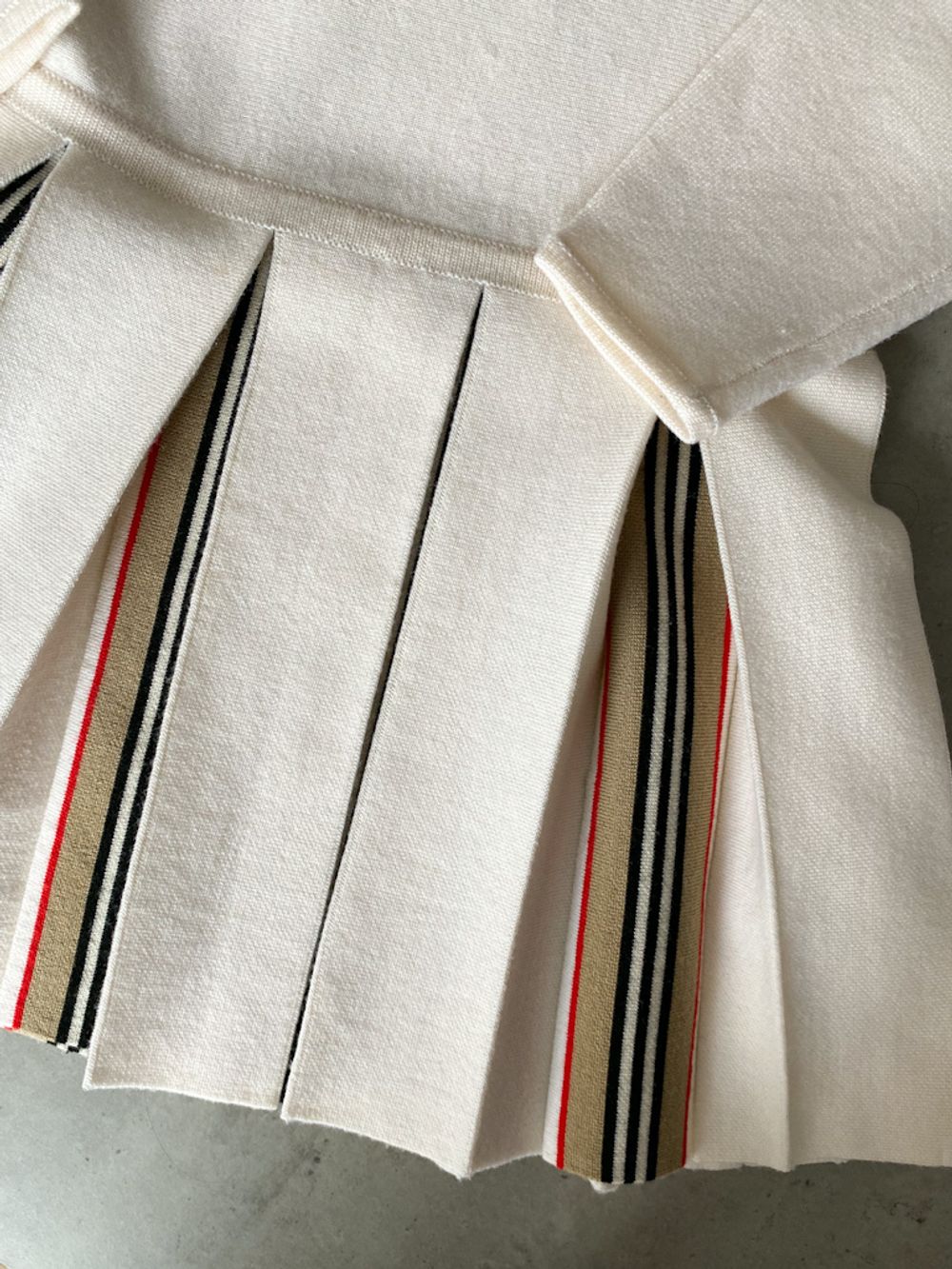 Шерстяное платье Burberry, 92