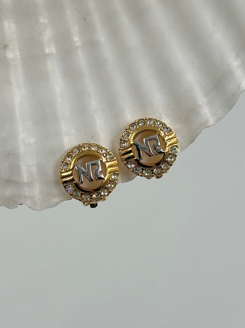 Клипсы с кристаллами Nina Ricci