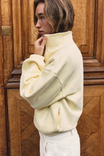 ТОЛСТОВКА С МЕТАЛЛИЧЕСКОЙ МОЛНИЕЙ — ZARA