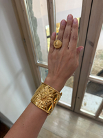 Массивный браслет со львом Chanel