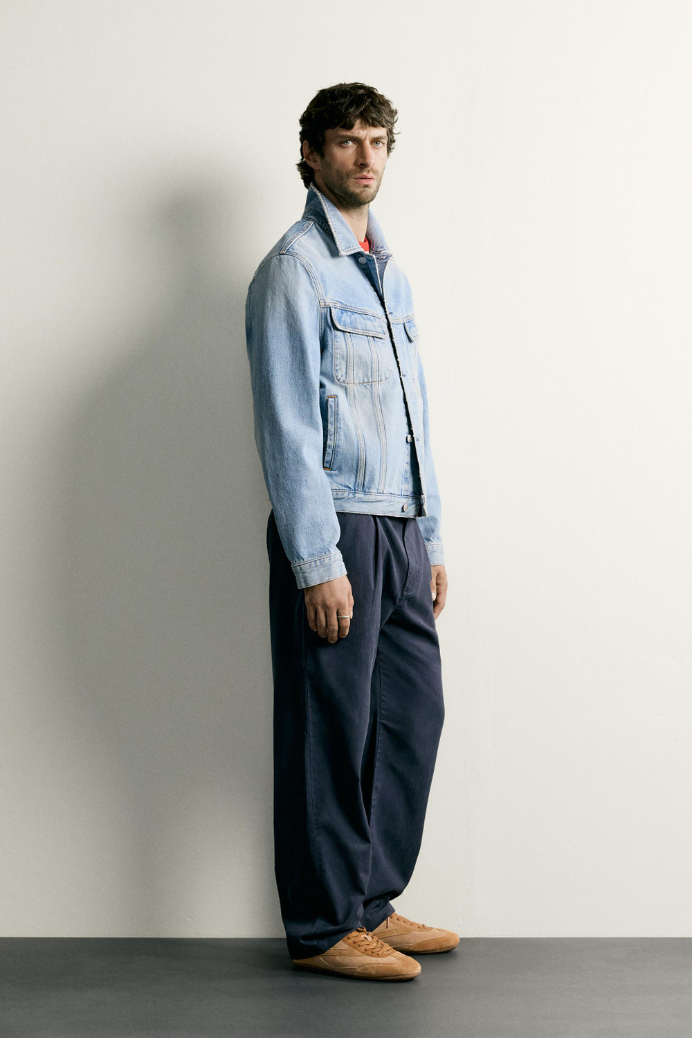 БРЮКИ ЧИНОС RELAXED FIT СО СКЛАДКАМИ — ZARA · 6887/452