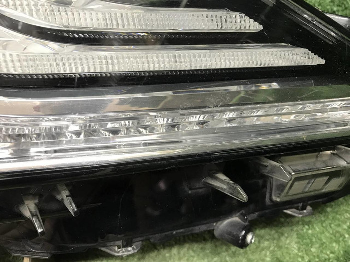 Фара правая Toyota Camry xv70 (2020-н.в.) LED