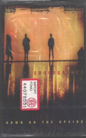 Soundgarden / Down On The Upside (MC)
