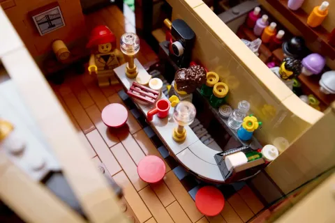 Конструктор LEGO Icons 10350 Уголок в стиле Тюдоров