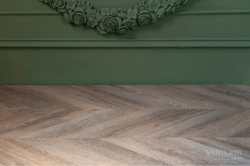 Кварц-винил ISOCORE Vinilam Parquet Chevron 8,5 мм Шеврон Шампань 1.58 м2