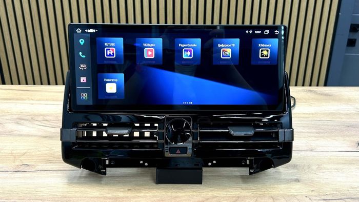 Магнитола для Toyota Land Cruiser 200 2010-2012 - RDL монитор 15.6" на Android 13, Быстрая, CarPlay, 4G SIM-слот