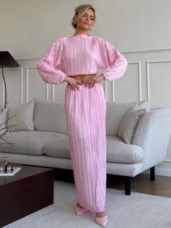 Костюм плиссированный с юбкой макси