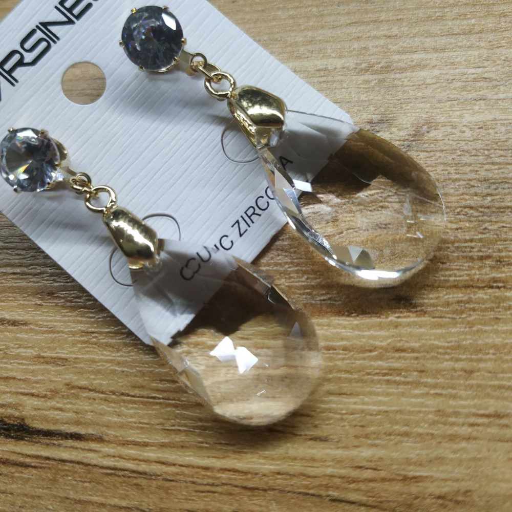 Серьги-гвоздики Cubic Zirconia подвеска капля большая цвет прозрачный металл золотистый