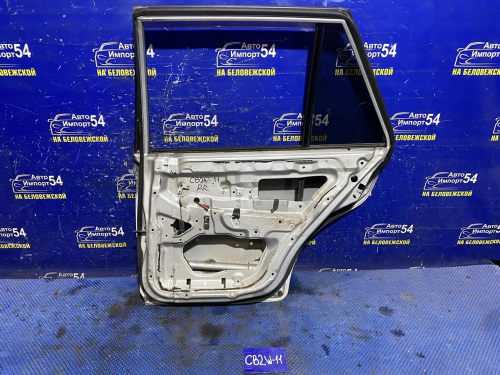 Дверь задняя правая MITSUBISHI LIBERO 2001