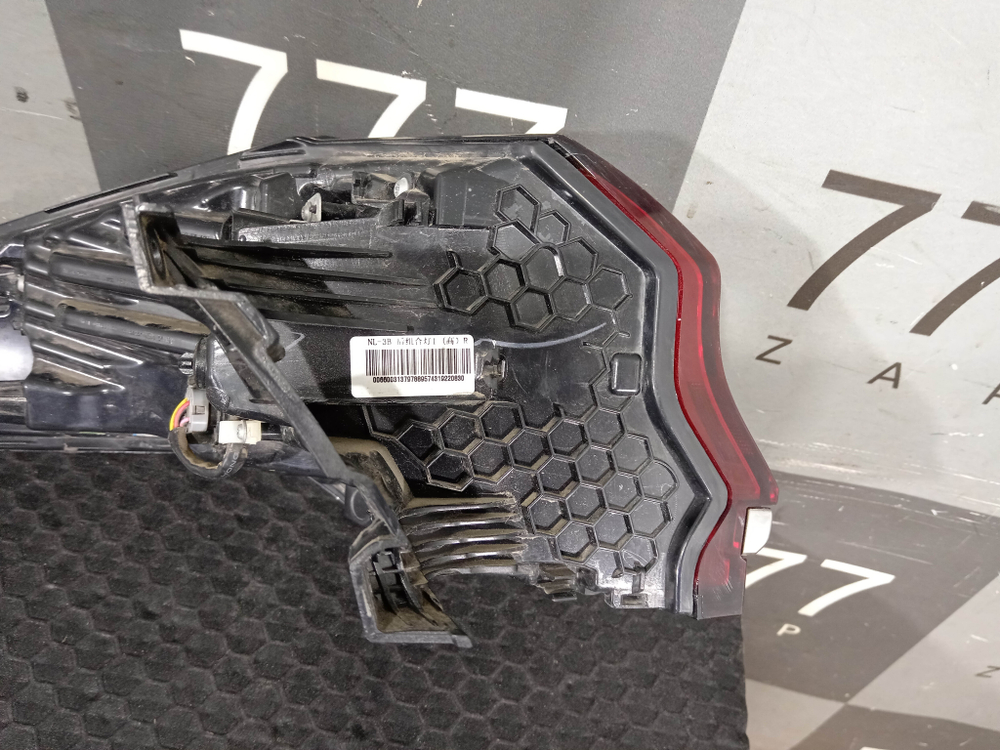 Фонарь зaдний пpавый Geely Atlas Pro 21-нв Б/У Оригинал 7057524000
