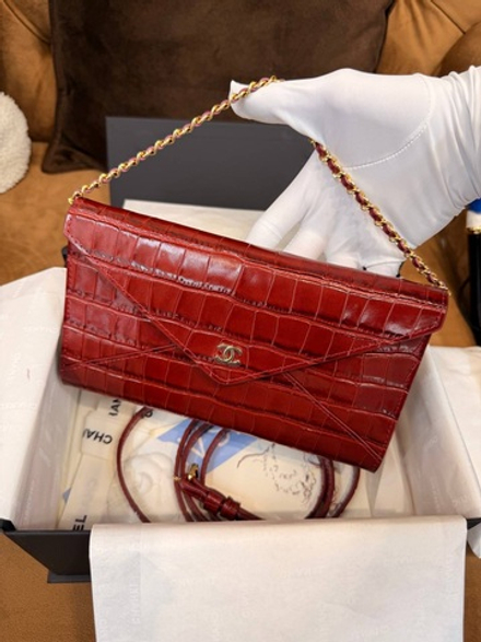 Сумка Chanel Clutch with leather strap