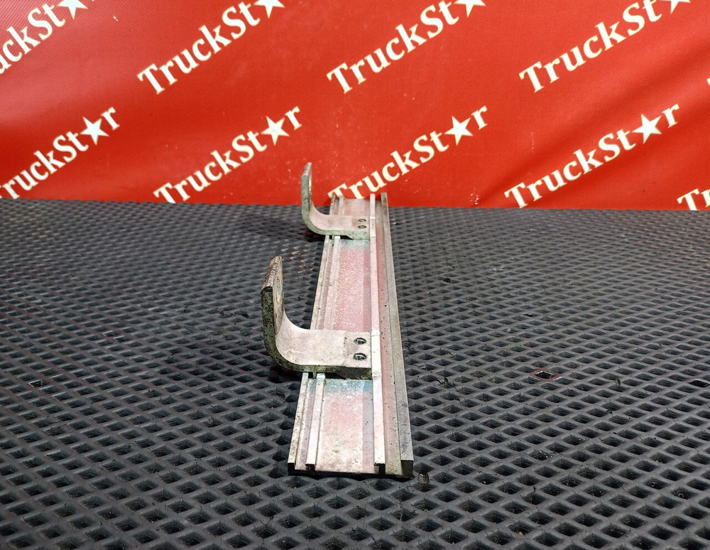 Кронштейн трапа над КПП.