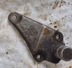 Кронштейн передней подушки двигателя audi a4 b5 - 8D0199343J