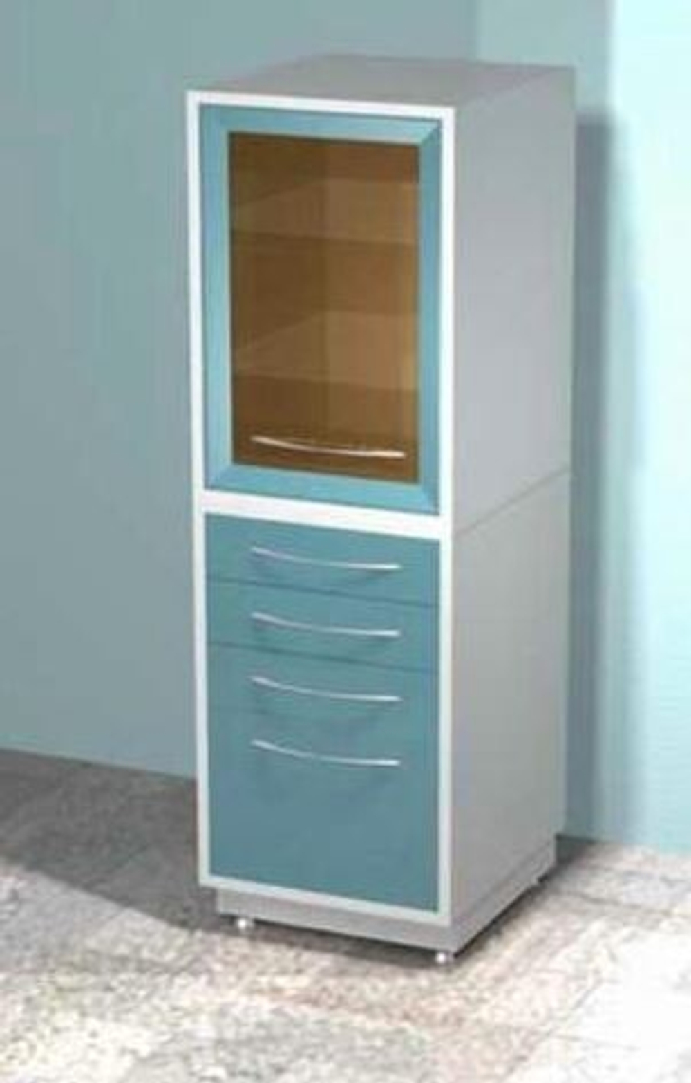 Медицинский металлический шкаф DM-82