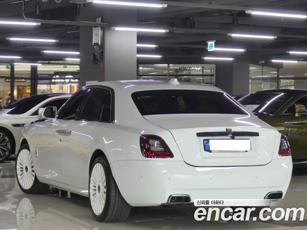Rolls-Royce Ghost 6.7 V12 — 2021