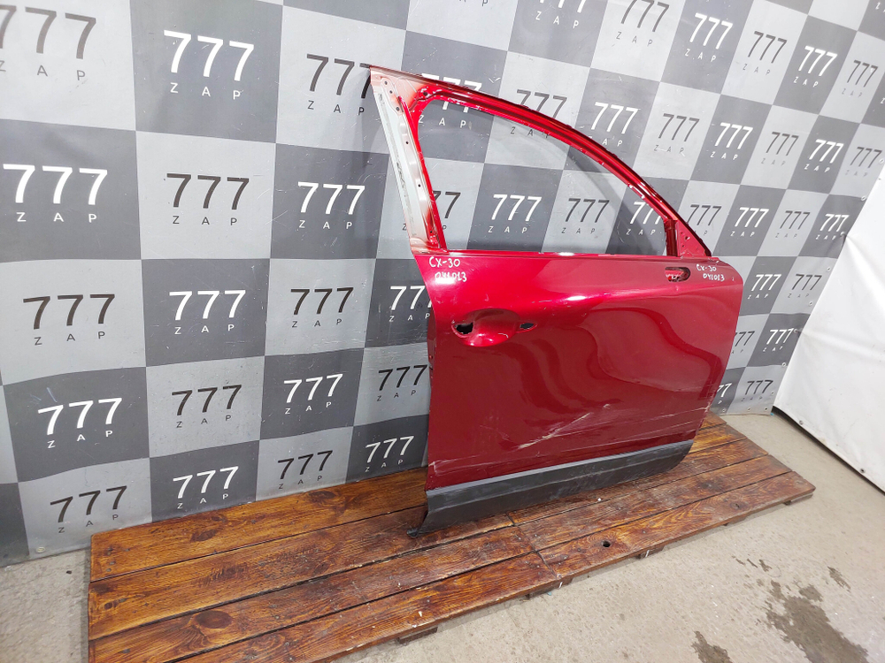 Дверь передняя правая Mazda CX-30 19-нв Б/У Оригинал DFY05802XB