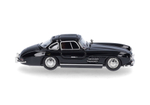 Автомобиль Mercedes-Benz 300 SL Gullwing, черный