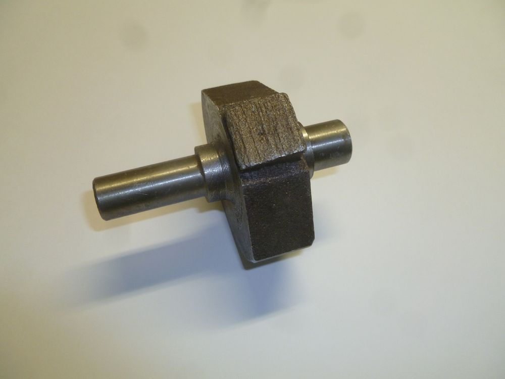 Вал вибратора (L=90 мм) с противовесом виброрейки / (SHAFT Assy&Counter weight,М128100004- М128100003)
