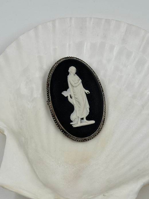 Брошь Wedgwood чёрная
