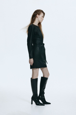 Платье из ткани с покрытием с поясом - H&M