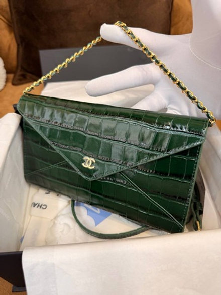 Сумка Chanel Clutch with leather strap